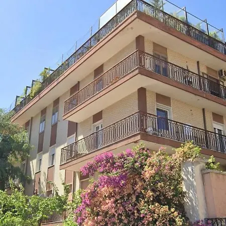 The Crown Black And White Cagliari