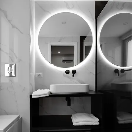 The Crown Black And White Cagliari
